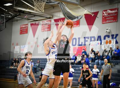 Thumbnail 3 in Toutle Lake vs Ocosta (WIAA 2B District Playoff) photogallery.