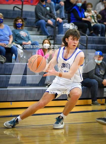 Thumbnail 2 in Toutle Lake vs Ocosta (WIAA 2B District Playoff) photogallery.