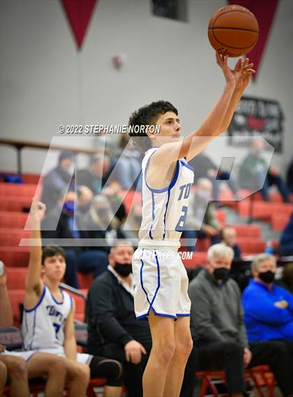 Thumbnail 2 in Toutle Lake vs Ocosta (WIAA 2B District Playoff) photogallery.