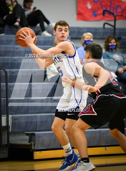 Thumbnail 2 in Toutle Lake vs Ocosta (WIAA 2B District Playoff) photogallery.