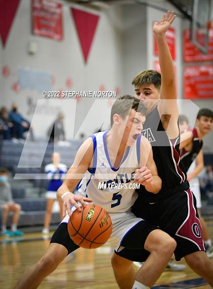 Thumbnail 1 in Toutle Lake vs Ocosta (WIAA 2B District Playoff) photogallery.