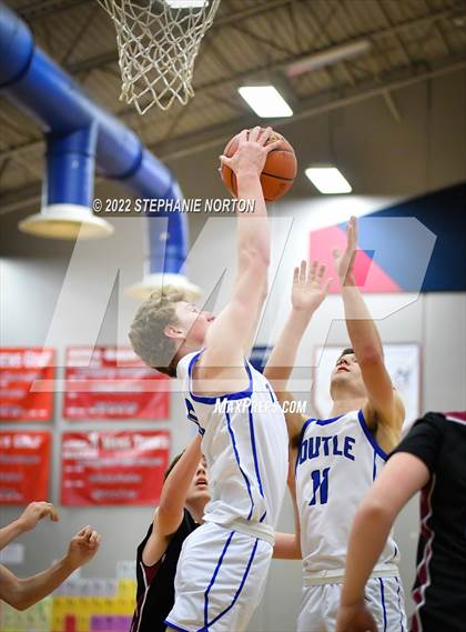 Thumbnail 2 in Toutle Lake vs Ocosta (WIAA 2B District Playoff) photogallery.