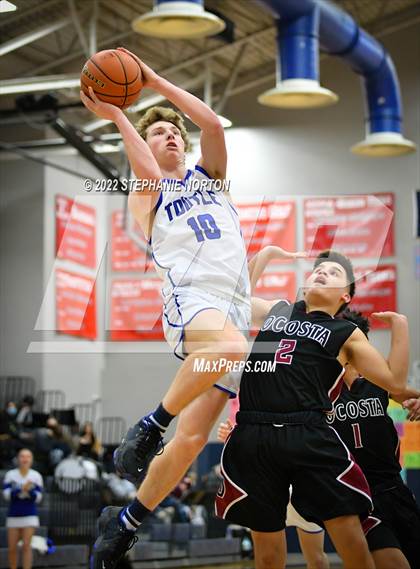 Thumbnail 2 in Toutle Lake vs Ocosta (WIAA 2B District Playoff) photogallery.