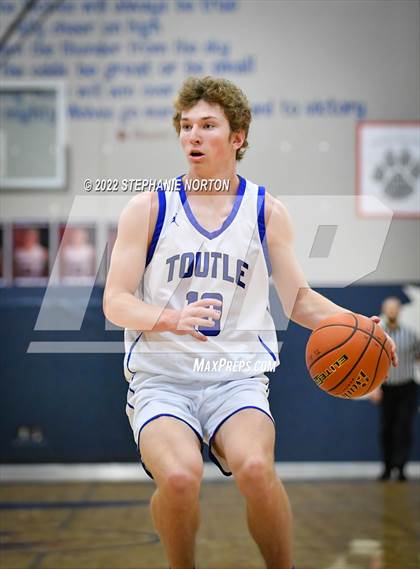 Thumbnail 3 in Toutle Lake vs Ocosta (WIAA 2B District Playoff) photogallery.