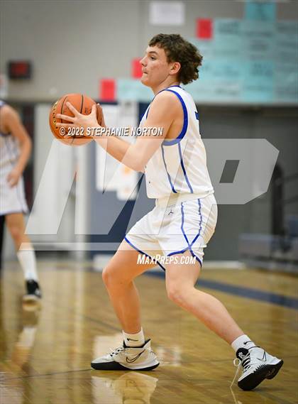 Thumbnail 2 in Toutle Lake vs Ocosta (WIAA 2B District Playoff) photogallery.