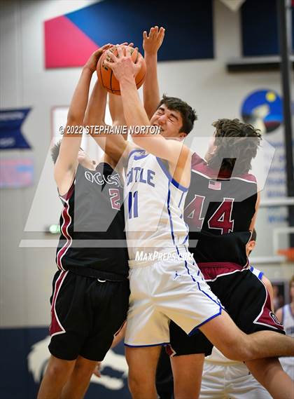 Thumbnail 2 in Toutle Lake vs Ocosta (WIAA 2B District Playoff) photogallery.