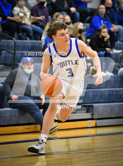 Thumbnail 1 in Toutle Lake vs Ocosta (WIAA 2B District Playoff) photogallery.