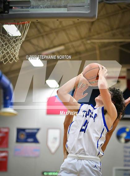 Thumbnail 3 in Toutle Lake vs Ocosta (WIAA 2B District Playoff) photogallery.