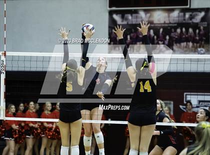 Thumbnail 1 in Lovejoy vs Forney (UIL 5A Region 2 Quarter-Final Playoff) photogallery.