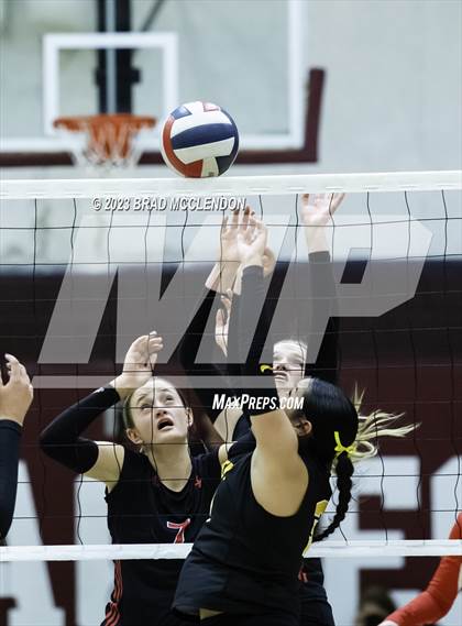 Thumbnail 3 in Lovejoy vs Forney (UIL 5A Region 2 Quarter-Final Playoff) photogallery.