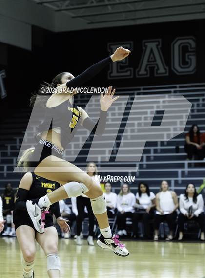 Thumbnail 1 in Lovejoy vs Forney (UIL 5A Region 2 Quarter-Final Playoff) photogallery.