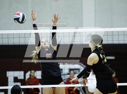 Thumbnail 1 in Lovejoy vs Forney (UIL 5A Region 2 Quarter-Final Playoff) photogallery.