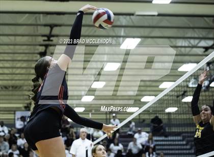 Thumbnail 3 in Lovejoy vs Forney (UIL 5A Region 2 Quarter-Final Playoff) photogallery.
