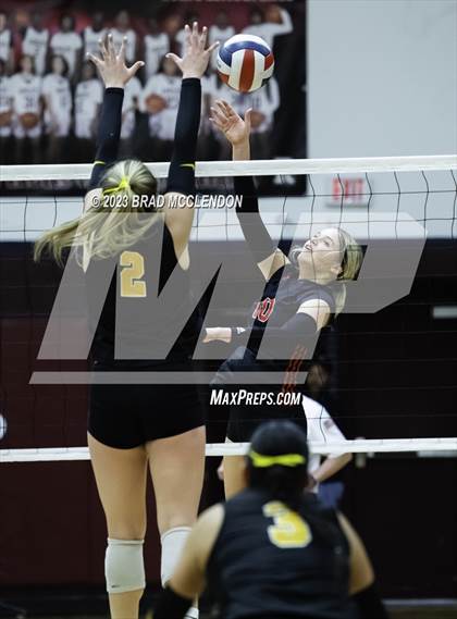 Thumbnail 2 in Lovejoy vs Forney (UIL 5A Region 2 Quarter-Final Playoff) photogallery.