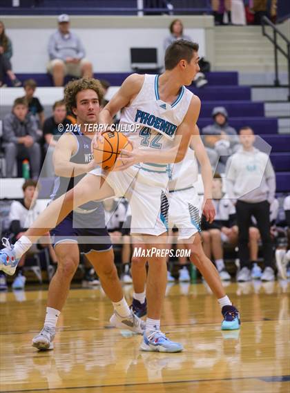 Thumbnail 3 in Westlake vs. Farmington (Charger Tournament of Champions) photogallery.