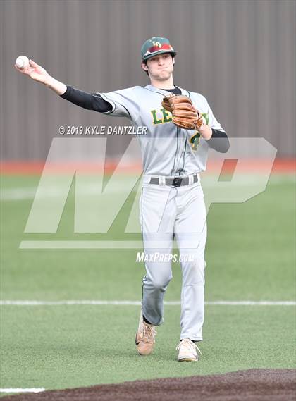 Thumbnail 3 in St. Michael's vs Legacy Christian Academy (Texas Private School Classic) photogallery.