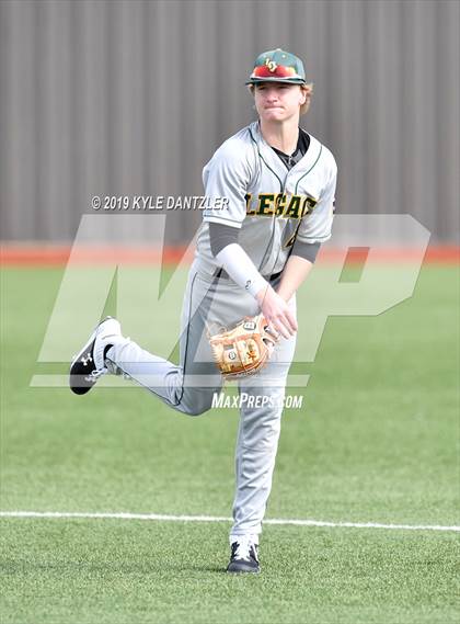 Thumbnail 2 in St. Michael's vs Legacy Christian Academy (Texas Private School Classic) photogallery.
