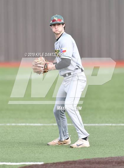 Thumbnail 1 in St. Michael's vs Legacy Christian Academy (Texas Private School Classic) photogallery.