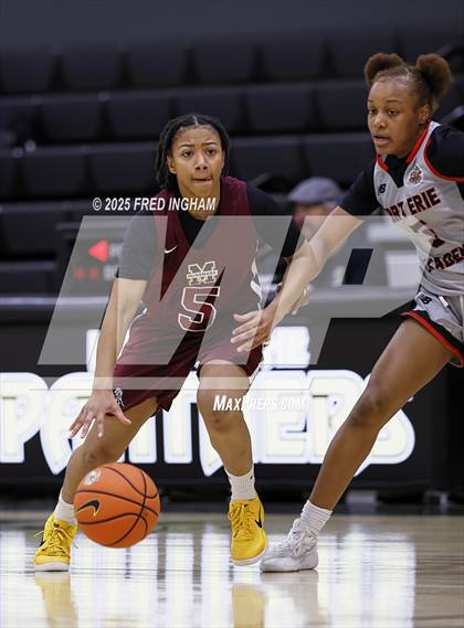 Thumbnail 2 in Bishop McNamara vs. Varsity Opponent photogallery.