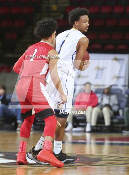 Thumbnail 3 in Irondequoit vs. Amityville (NYSPHSAA Class A Semifinal) photogallery.