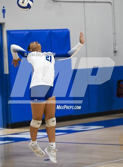 Thumbnail 3 in Orland vs Las Plumas (Eileen Mason Invitational) photogallery.