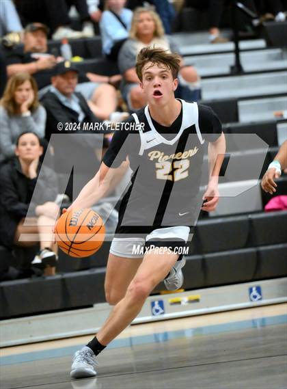 Thumbnail 3 in Atlantic vs David Crockett (Daytona Beach Sunshine Classic) photogallery.