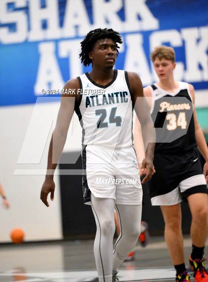 Thumbnail 2 in Atlantic vs David Crockett (Daytona Beach Sunshine Classic) photogallery.