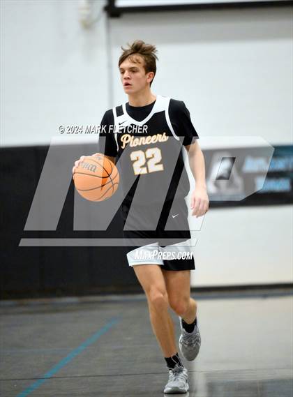 Thumbnail 2 in Atlantic vs David Crockett (Daytona Beach Sunshine Classic) photogallery.