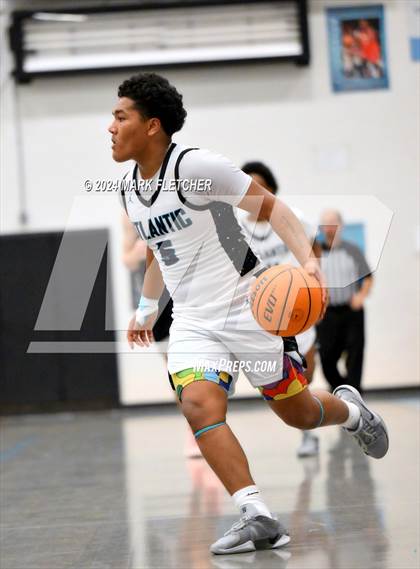 Thumbnail 2 in Atlantic vs David Crockett (Daytona Beach Sunshine Classic) photogallery.