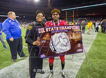 Thumbnail 2 in Westlake vs. North Shore (UIL 6A Division 1 Final) photogallery.