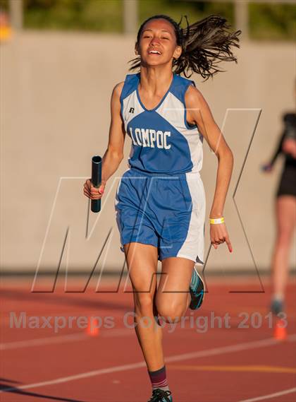Thumbnail 1 in 2013 Ventura Invitational Girls 4X400 Relay photogallery.