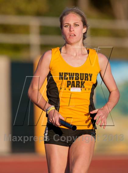 Thumbnail 1 in 2013 Ventura Invitational Girls 4X400 Relay photogallery.