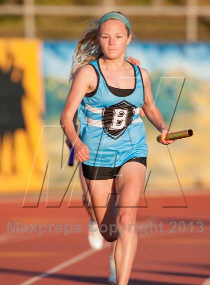 Thumbnail 2 in 2013 Ventura Invitational Girls 4X400 Relay photogallery.