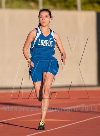 Thumbnail 3 in 2013 Ventura Invitational Girls 4X400 Relay photogallery.