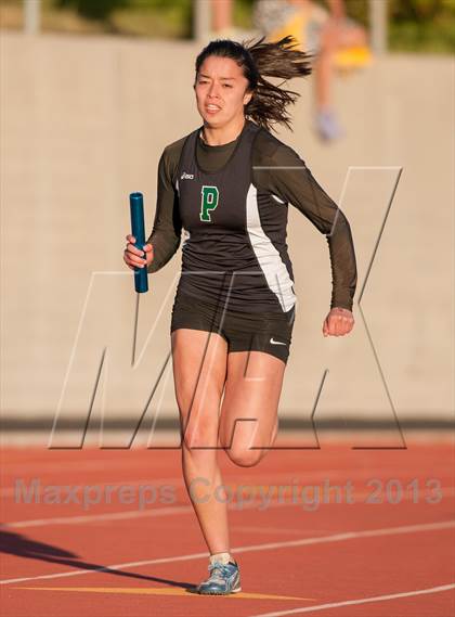 Thumbnail 2 in 2013 Ventura Invitational Girls 4X400 Relay photogallery.