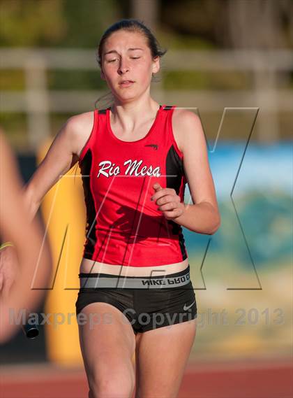 Thumbnail 2 in 2013 Ventura Invitational Girls 4X400 Relay photogallery.