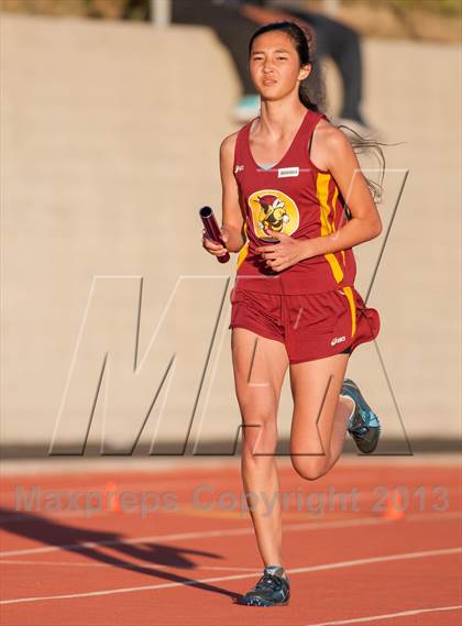 Thumbnail 3 in 2013 Ventura Invitational Girls 4X400 Relay photogallery.