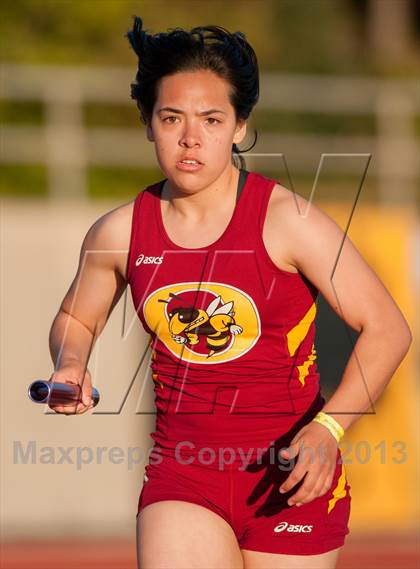 Thumbnail 3 in 2013 Ventura Invitational Girls 4X400 Relay photogallery.