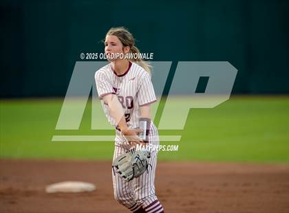 Thumbnail 3 in Grandview vs. Whitesboro (UIL Softball 3A Div 1 Final) photogallery.