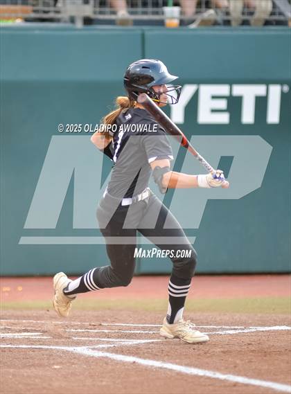 Thumbnail 3 in Grandview vs. Whitesboro (UIL 3A Softball Div 1 State Finals) photogallery.