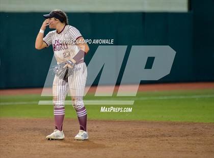 Thumbnail 3 in Grandview vs. Whitesboro (UIL Softball 3A Div 1 Final) photogallery.