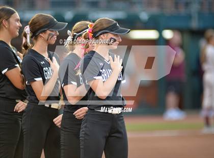 Thumbnail 2 in Grandview vs. Whitesboro (UIL Softball 3A Div 1 Final) photogallery.