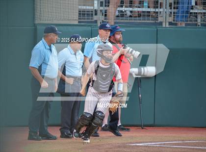 Thumbnail 3 in Grandview vs. Whitesboro (UIL Softball 3A Div 1 Final) photogallery.