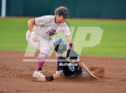 Thumbnail 2 in Grandview vs. Whitesboro (UIL Softball 3A Div 1 Final) photogallery.