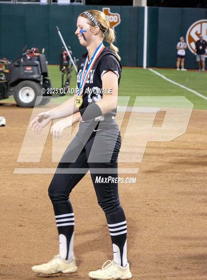 Thumbnail 2 in Grandview vs. Whitesboro (UIL Softball 3A Div 1 Final) photogallery.