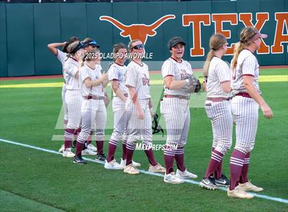 Thumbnail 2 in Grandview vs. Whitesboro (UIL Softball 3A Div 1 Final) photogallery.