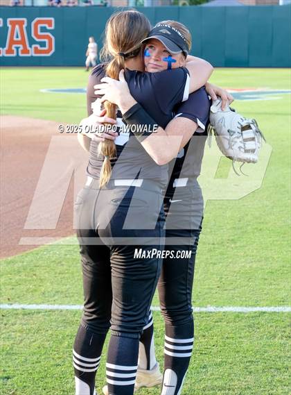 Thumbnail 1 in Grandview vs. Whitesboro (UIL Softball 3A Div 1 Final) photogallery.