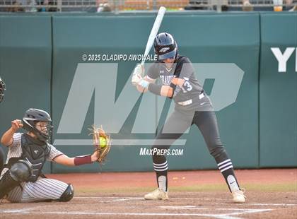Thumbnail 1 in Grandview vs. Whitesboro (UIL Softball 3A Div 1 Final) photogallery.