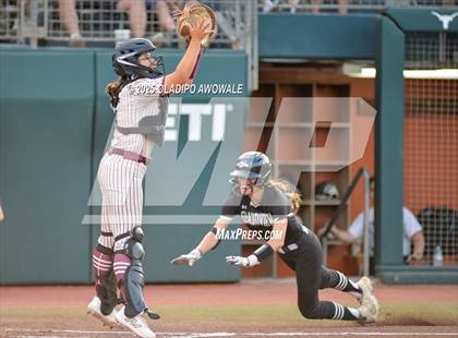 Thumbnail 1 in Grandview vs. Whitesboro (UIL Softball 3A Div 1 Final) photogallery.