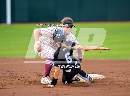 Thumbnail 1 in Grandview vs. Whitesboro (UIL Softball 3A Div 1 Final) photogallery.